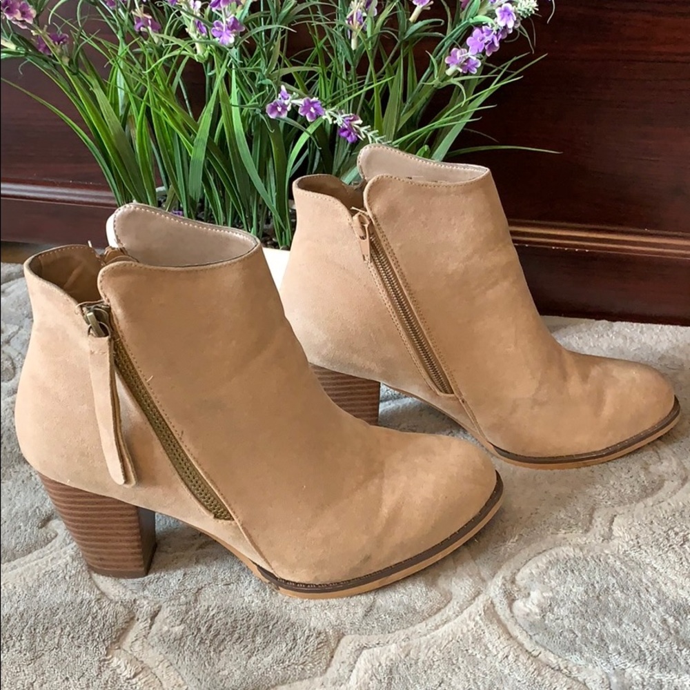 Super Cute Botties In great condition